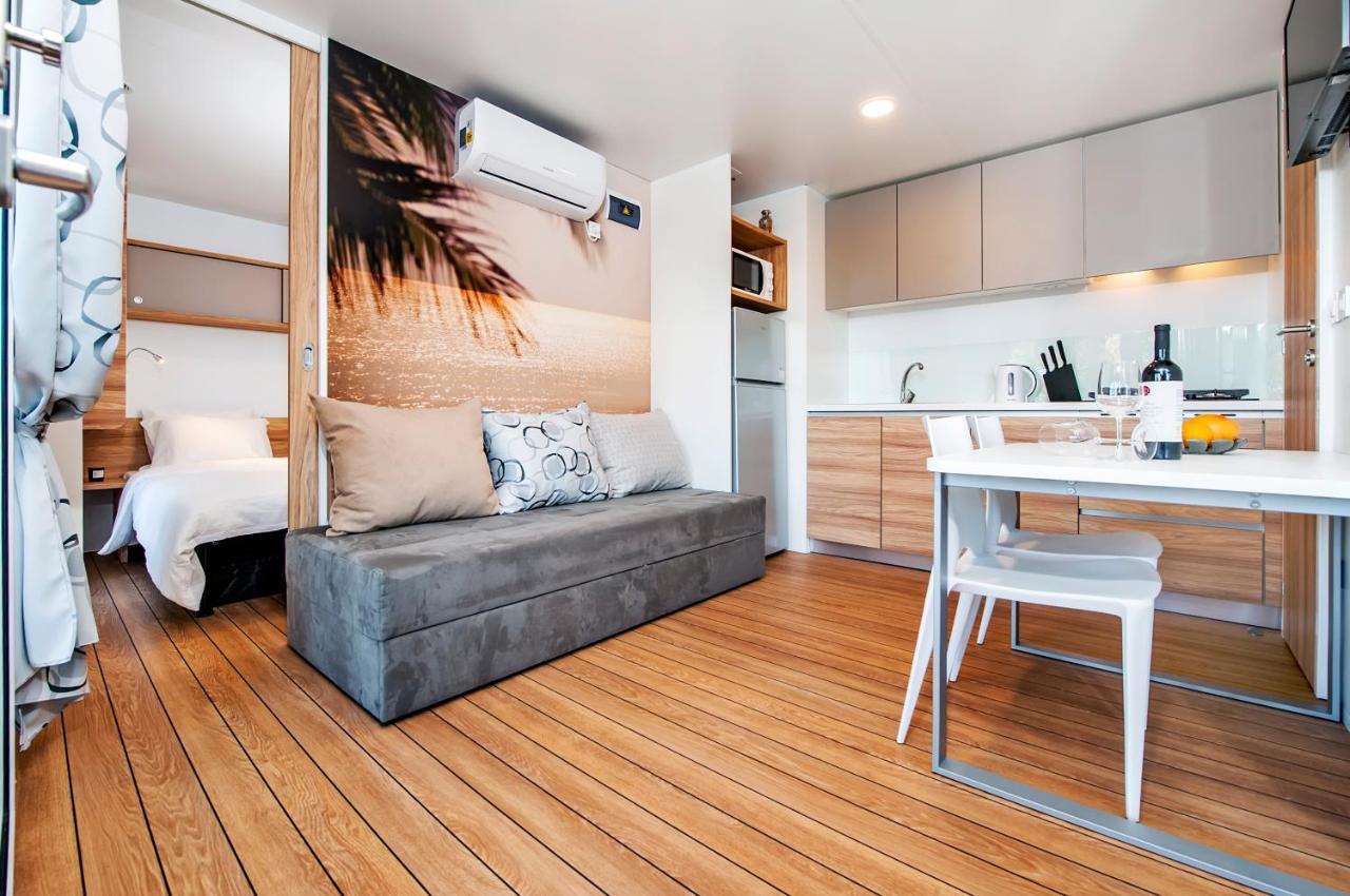 Pineta Mobile Home In Porton Biondi Camp Rovinj Exterior foto